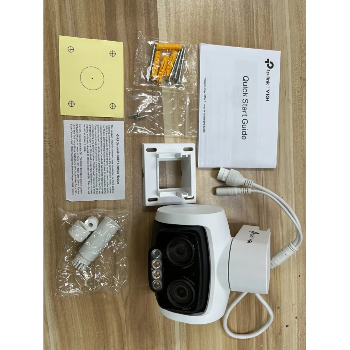 TP-Link VIGI C540V / 4MP Full-Color Уличная поворотно-наклонная варифокальная IP-камера с двумя объективами